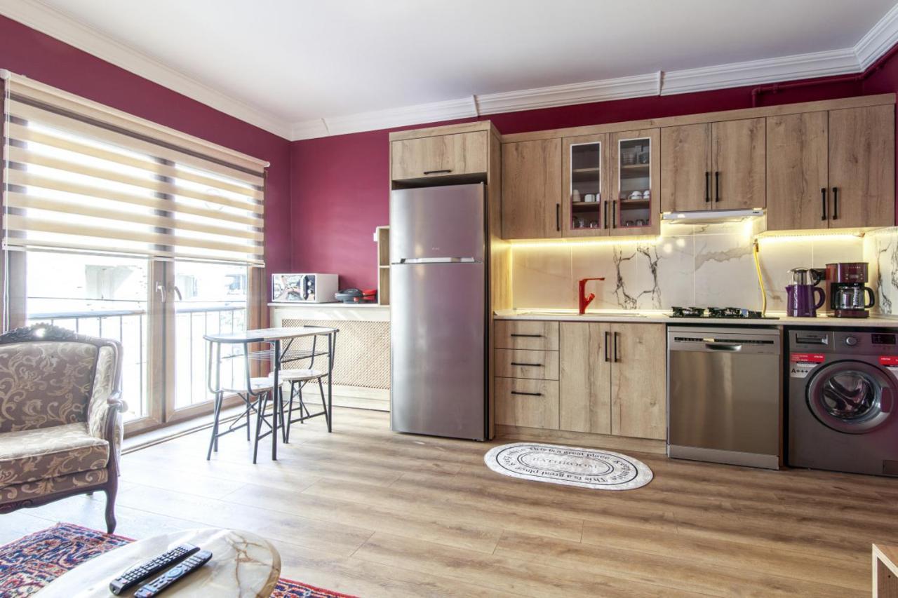 Charming Flat Near Kennedy Avenue In Fatih Daire İstanbul